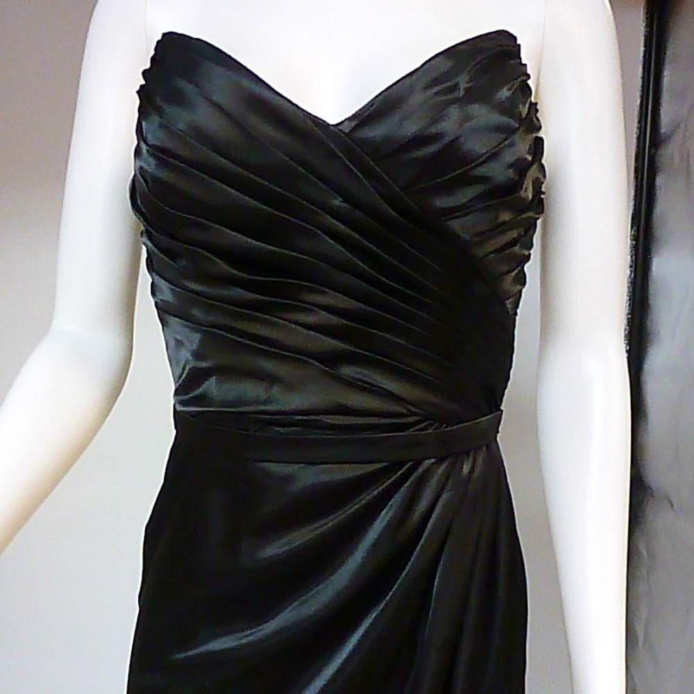 BLACK STRAPLESS LONG  GOWN  SZ 8